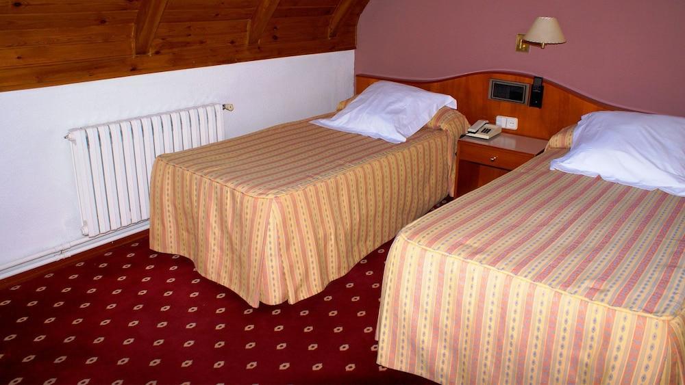 Hotel Edelweiss Arties Bagian luar foto