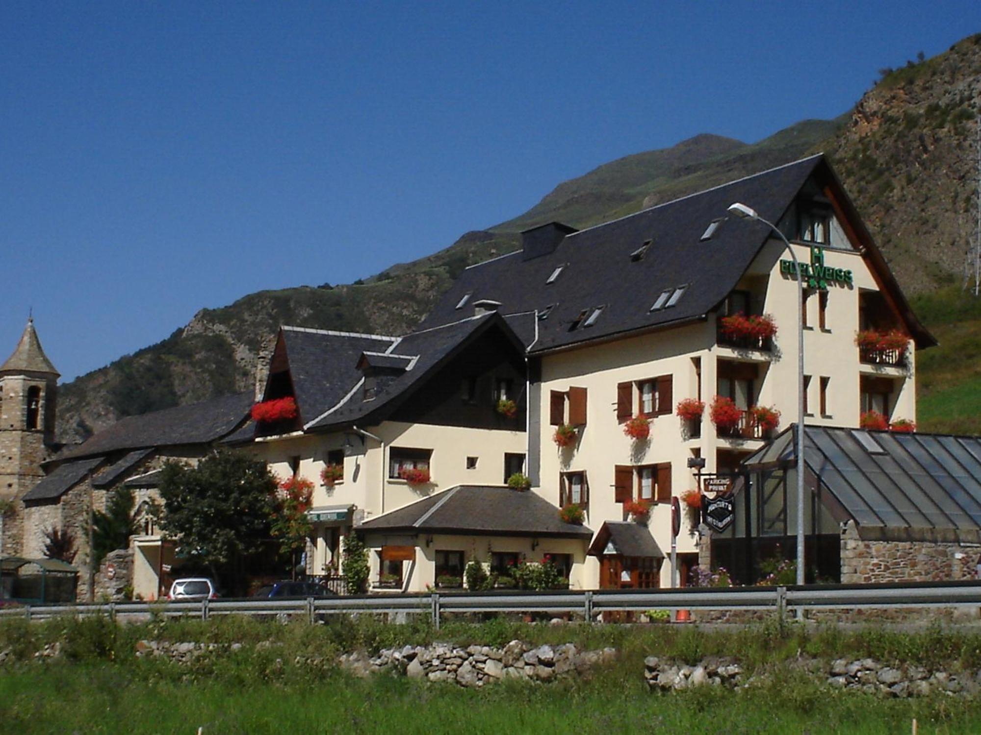 Hotel Edelweiss Arties Bagian luar foto