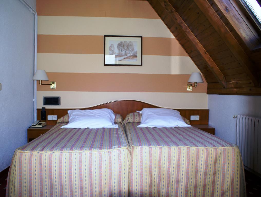 Hotel Edelweiss Arties Bagian luar foto